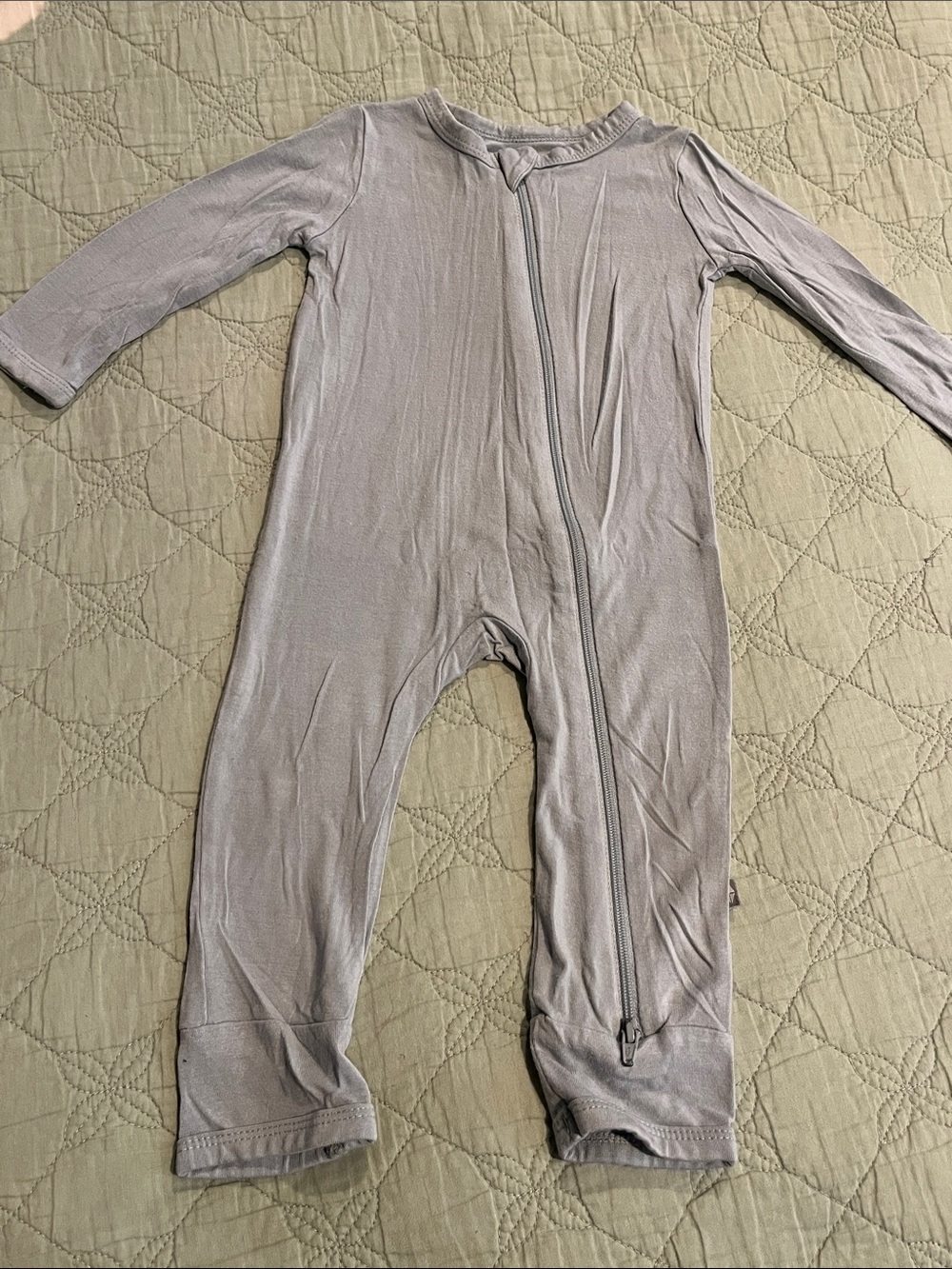 KYTE Baby Gray bamboo fabric baby jumpsuit; 6-12 months